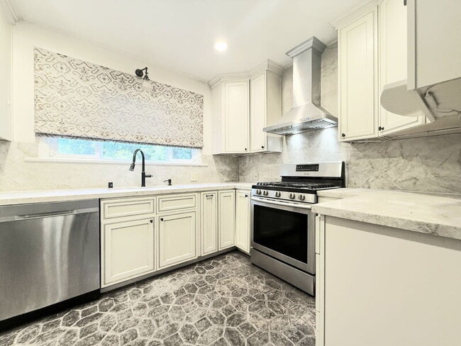 Building Photo - 7001 2nd Ave