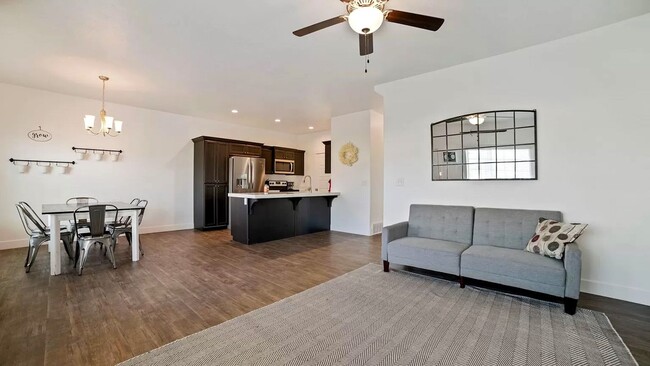 Building Photo - Stylish Corner Townhome