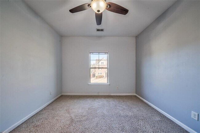 Building Photo - 5390 Breckinridge Ln