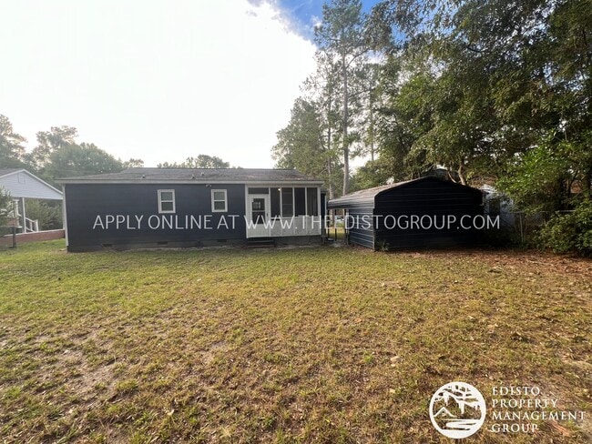 Building Photo - Renovated 3-Bedroom, 2-Bathroom Home with ...