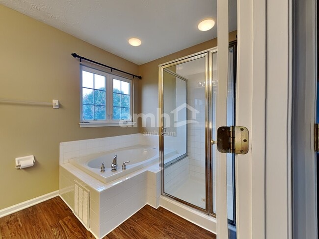 Building Photo - 233 Bannock Dr