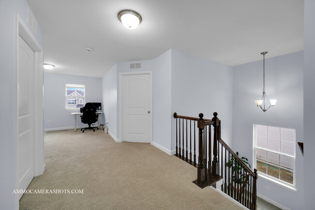 Building Photo - 2305 Brookstone Dr