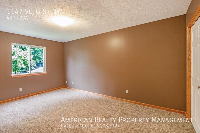 Building Photo - 1147 Veto St NW