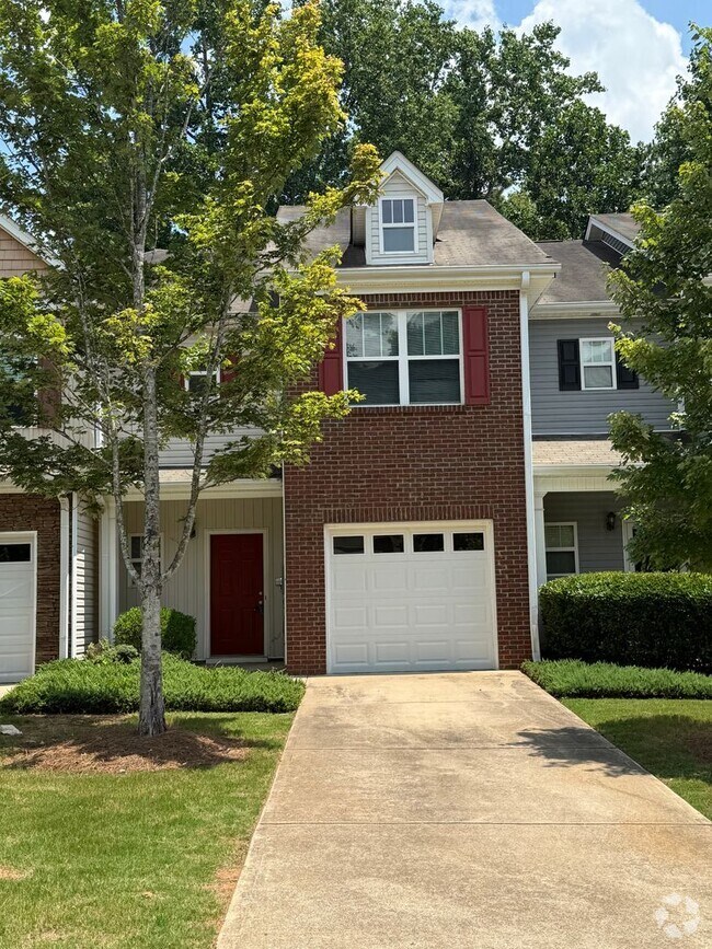 Building Photo - Welcome to this charming 3 bedroom, 2.5 ba...