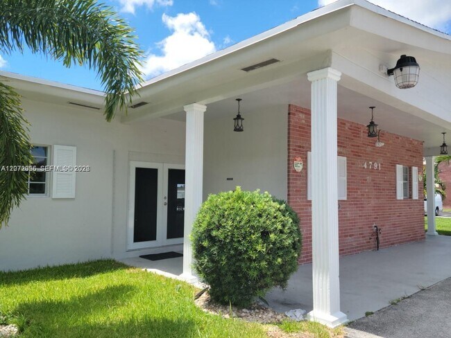 Building Photo - 4730 NW 10th Ct