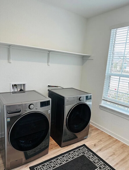 Building Photo - 2332 Bravo Pass