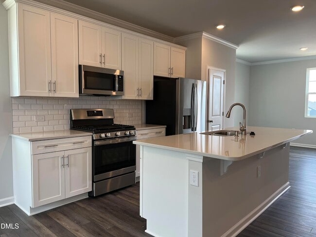 Building Photo - 642 Gimari Dr