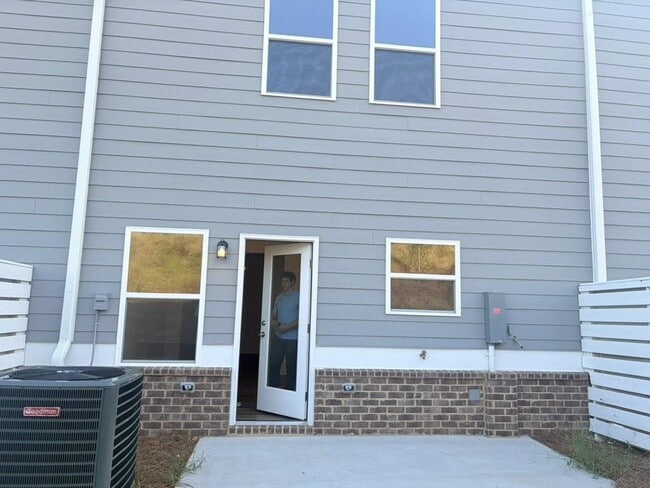 Building Photo - 156 Oconee Rd