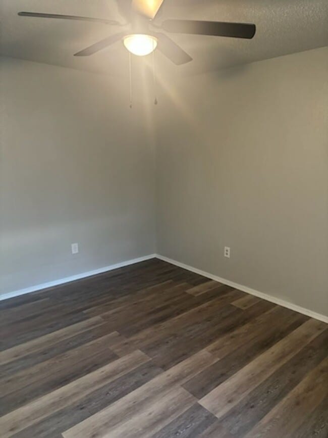 Building Photo - Now Available for Rent in Gray Warr!