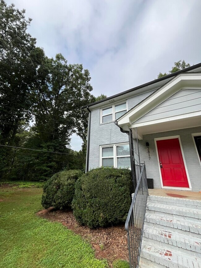 Primary Photo - Adorable 2 Bed 1 Bath Available NOW!
