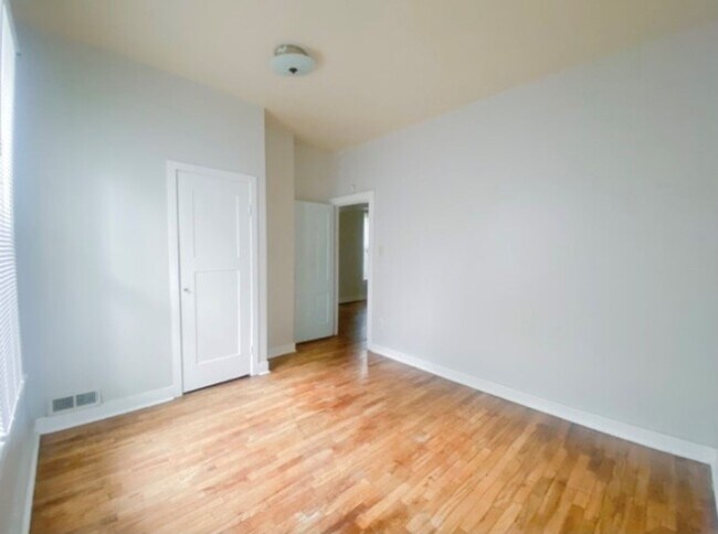 Building Photo - Italian Estates Property Management