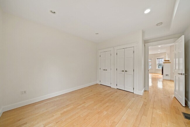 Building Photo - 2536 Massachusetts Ave