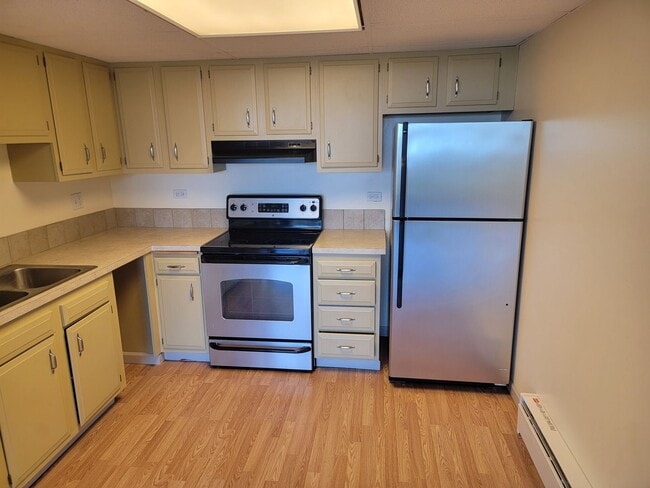 Building Photo - 1 Bedroom Condo In Secure Access Building ...