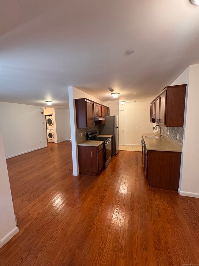 Primary Photo - 333 Vincelette St