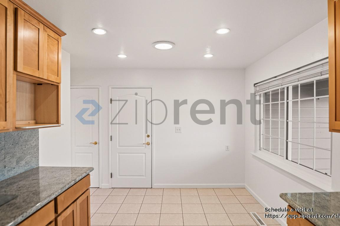 Building Photo - 38289 Ballard Dr