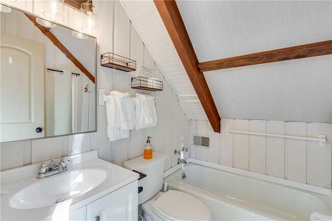 Building Photo - 3 Berkshire Ln