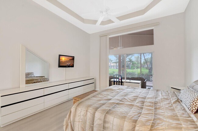 Building Photo - 7566 Pebble Shores Terrace