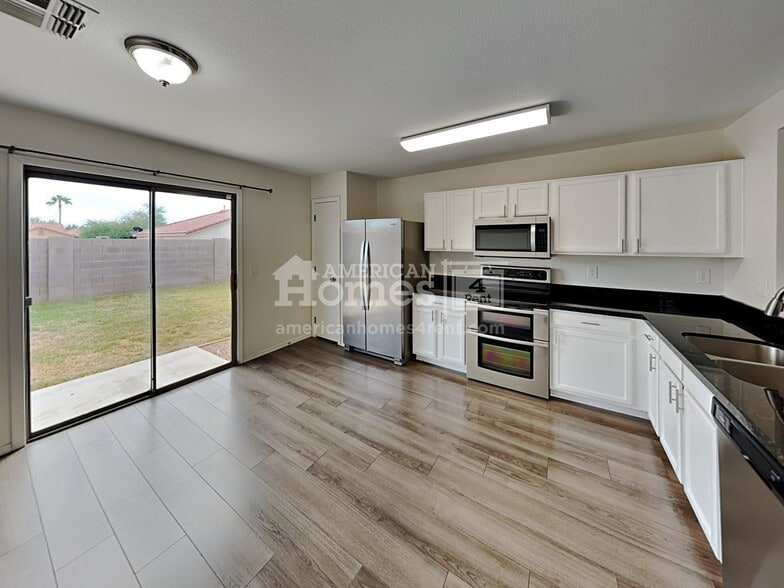 Building Photo - 11343 E Quintana Ave