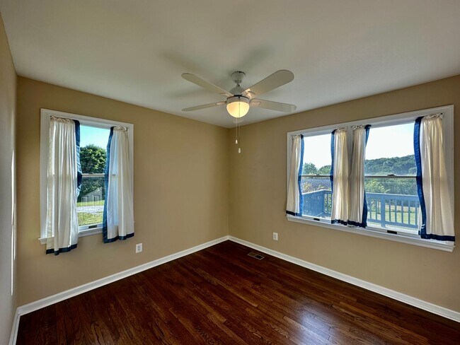 Building Photo - Charming 3 Bedroom/1.5 Bathroom Home in Norrisville, MD!