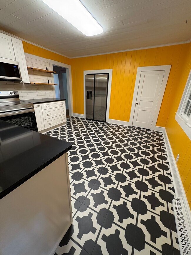 Building Photo - **Newly Renovated 2-Bedroom Home on Petree Road**