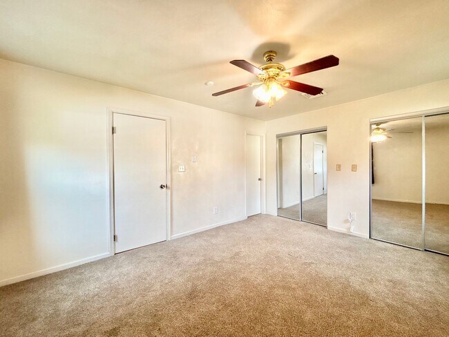 Building Photo - Cozy Brick Ranch in Norfolk!