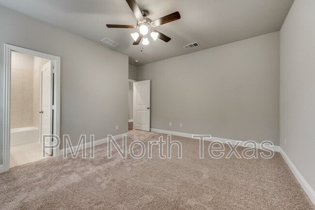 Building Photo - 1411 Warringwood Dr