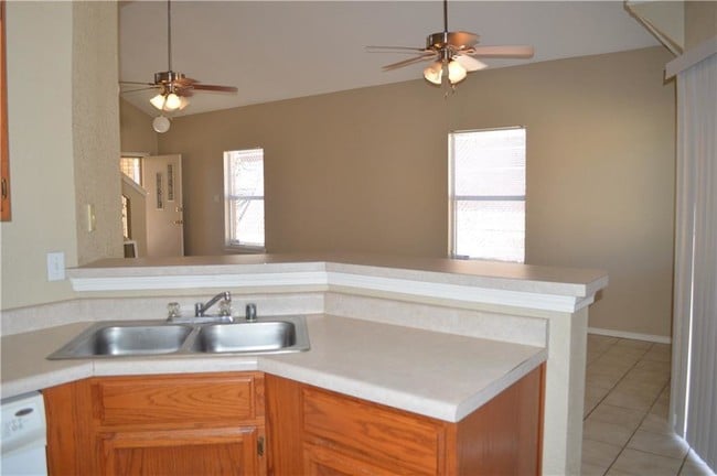 Building Photo - 11713 Snow Hawk Dr