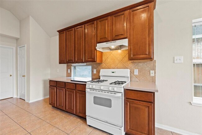 Building Photo - 6411 Briar Moss Ln