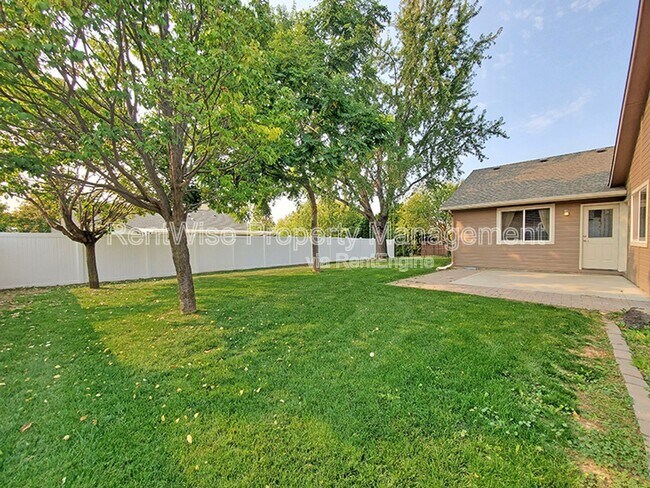Building Photo - 575 W Elias St
