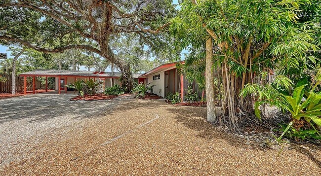 Building Photo - 4830 Higel Ave