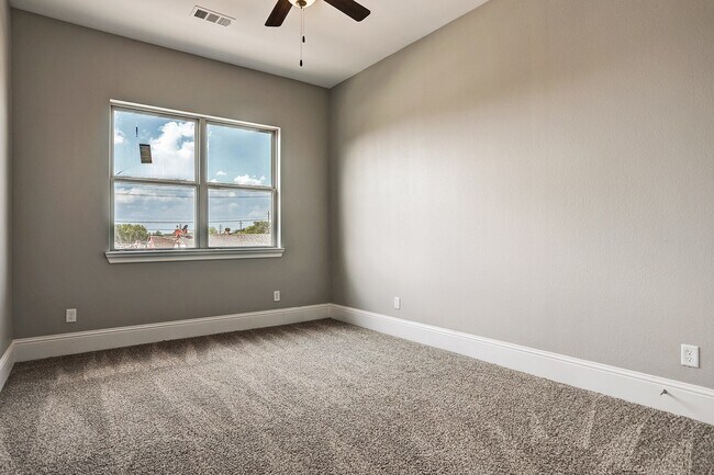 Building Photo - 4851 Benning Dr