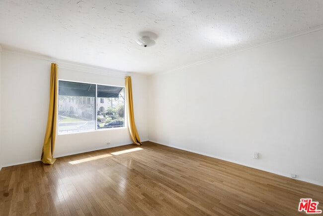 Building Photo - 3659 Glenfeliz Blvd