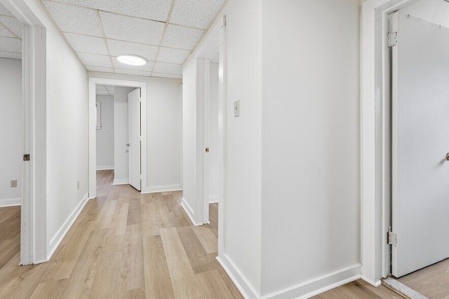 Building Photo - 2521 N Main Ave