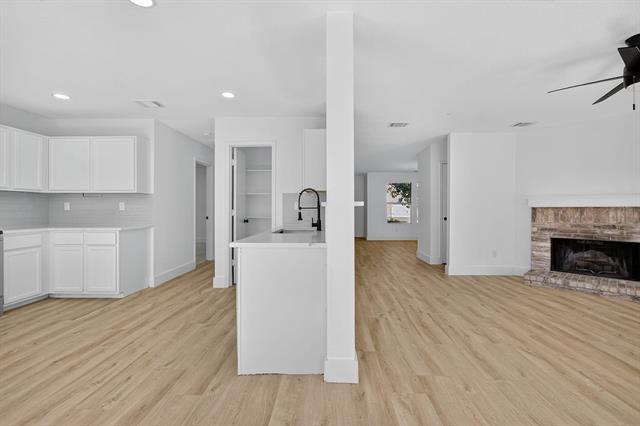 Building Photo - 4241 Meadowknoll Dr