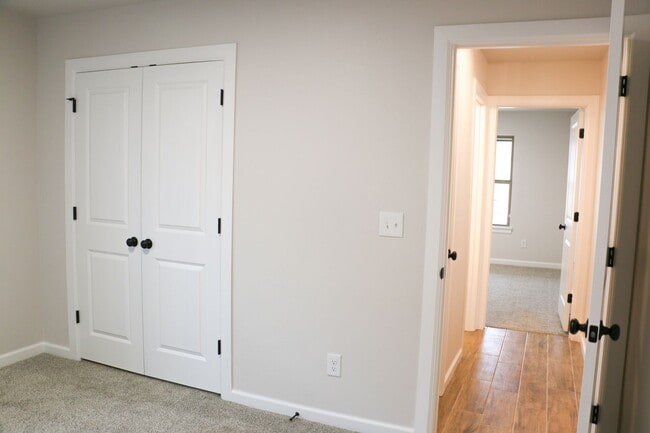 Building Photo - Brand New Home in Yukon!