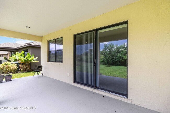 Building Photo - 947 Remington Green Dr SE