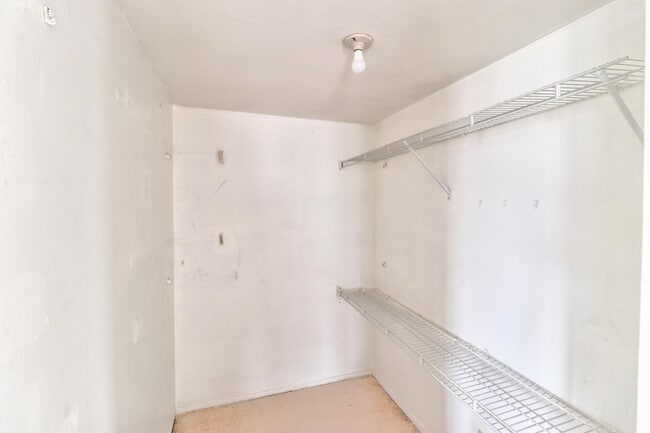 Building Photo - 5108 Mt Hood Dr