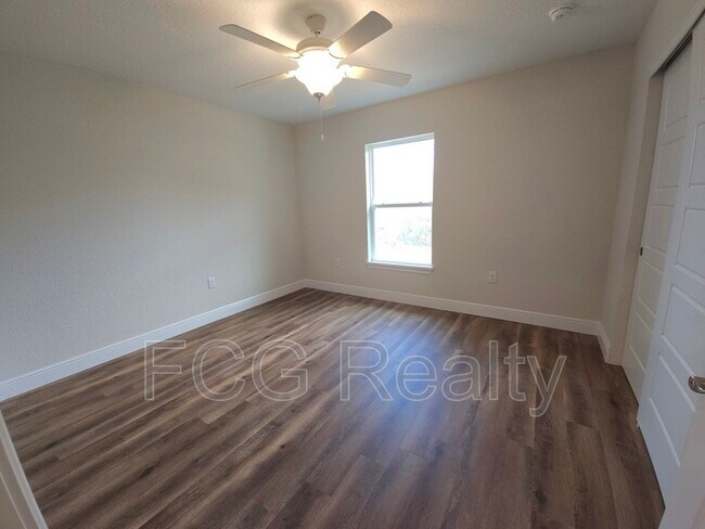 Building Photo - 5 Emerald Trail