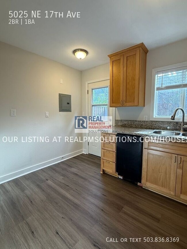 Building Photo - 5025 NE 17th Ave