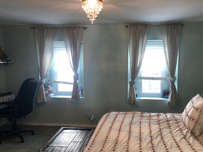 master bedroom - 4346 Cresson St