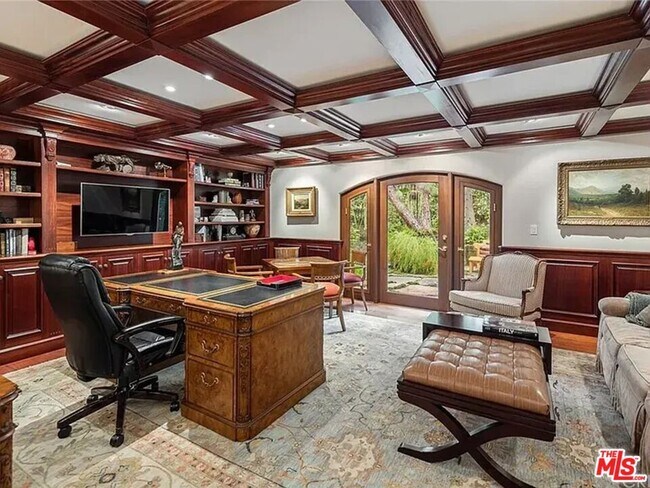 Building Photo - 6005 William Bent Rd