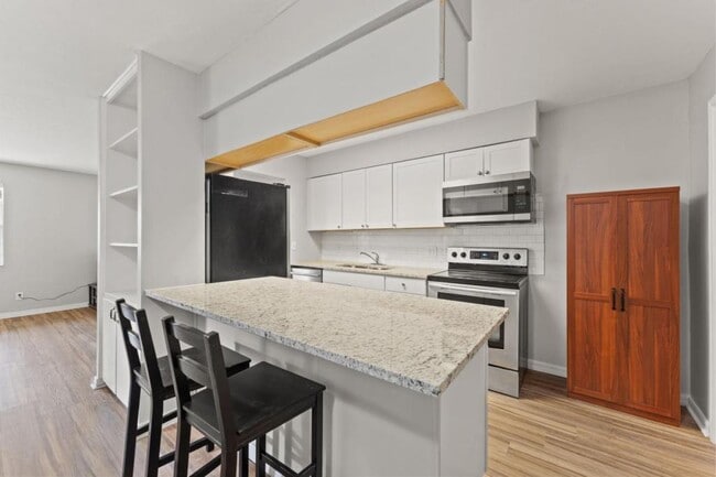 Building Photo - 7739 Pinnacle Dr