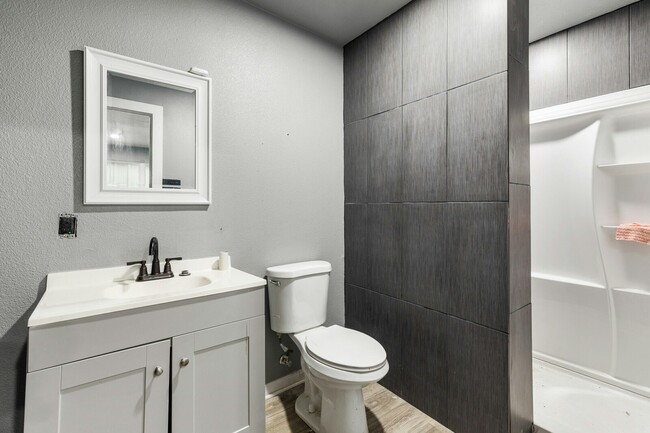 Building Photo - 256 Candyce Dr