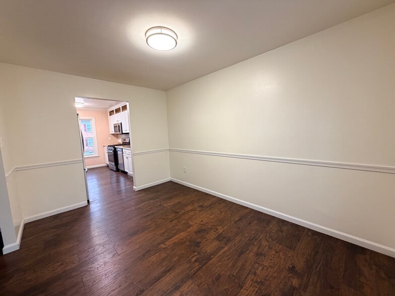 Building Photo - 9504 Covington Pl