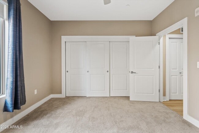 Building Photo - 4805 N Woodmere Fairway