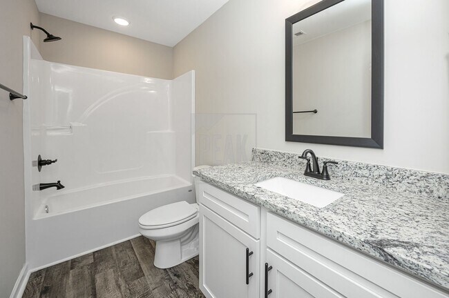 Building Photo - 390 Woodland Cir