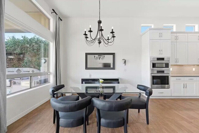 Building Photo - 6460 E Trailridge Cir