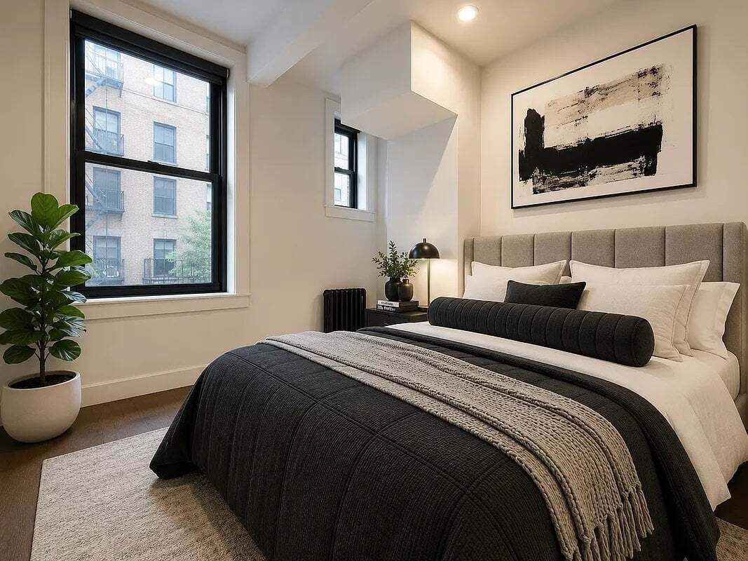Building Photo - 406 W 39th St