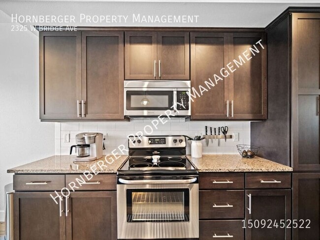 Building Photo - 2325 W Bridge Ave
