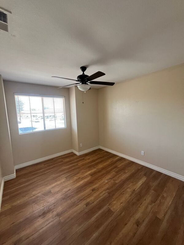 Building Photo - 28720 N Port Ln